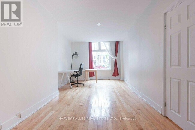 Photo du bâtiment - 148 Collier St