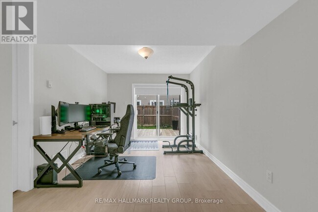 Building Photo - 167 Gelderland Private