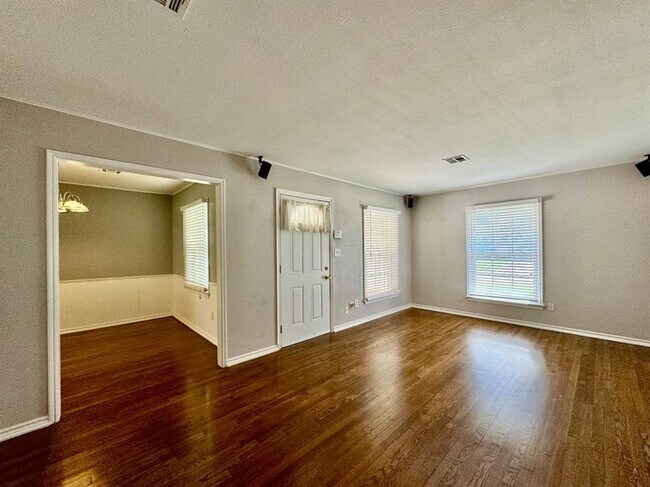 Foto del edificio - 9519 Stratford Dr