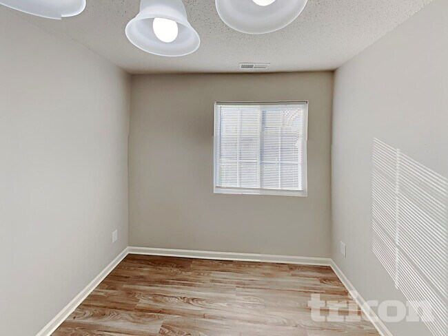 Foto del edificio - 2675 Chatfield Dr