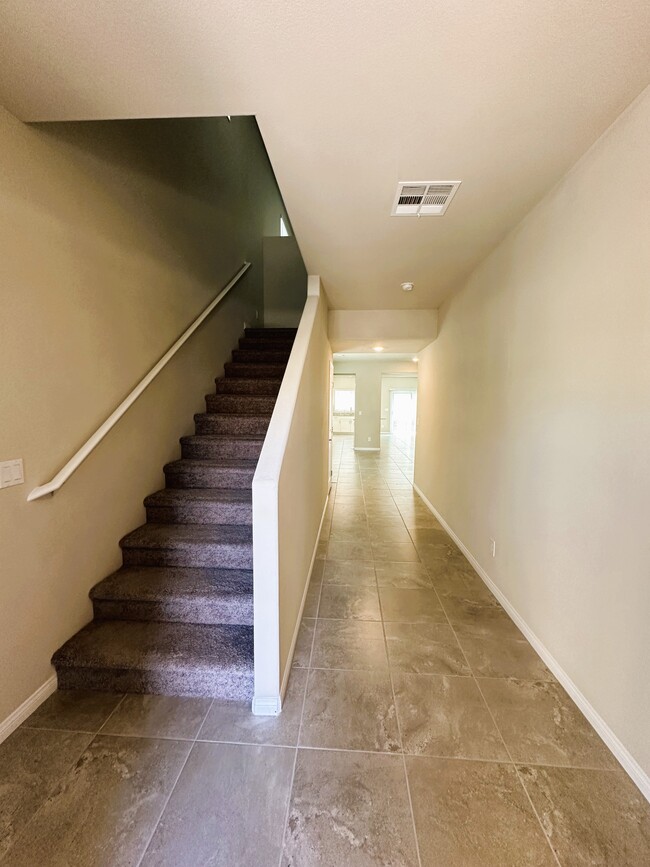 Foto del edificio - 8313 Palladium St