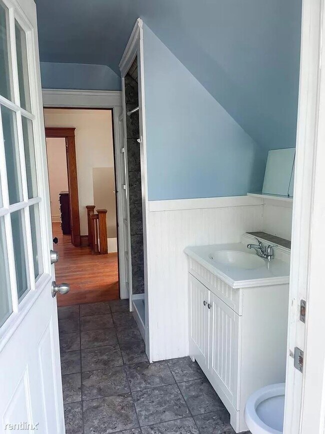 Foto del edificio - 5 br, 2 bath House - 717 Dewey Ave