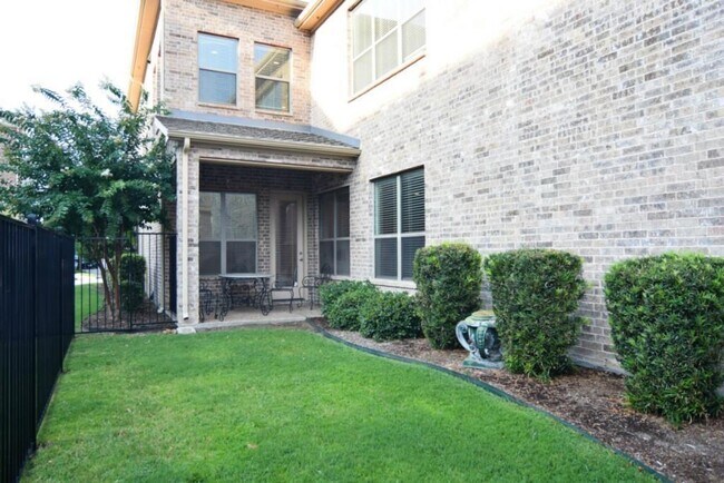 Foto del edificio - 6388 Clarkson St