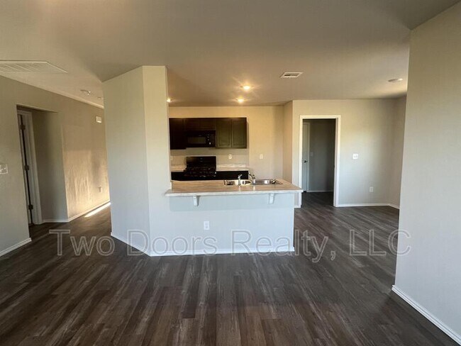 Building Photo - 1217 Chuck Wagon Dr