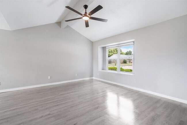 Foto del edificio - 509 Landing Blvd