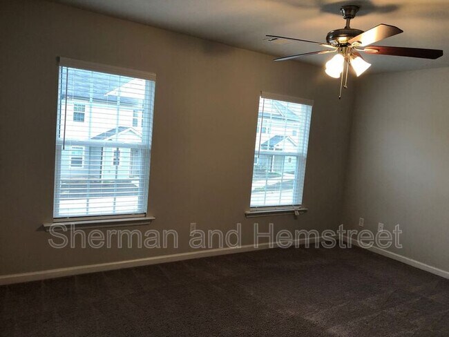 Building Photo - 634 Dobhill Ln