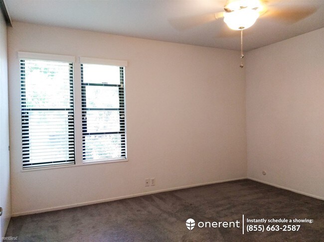 Building Photo - 2 br, 1 bath Condo - 385 Camelback Rd Unit 28
