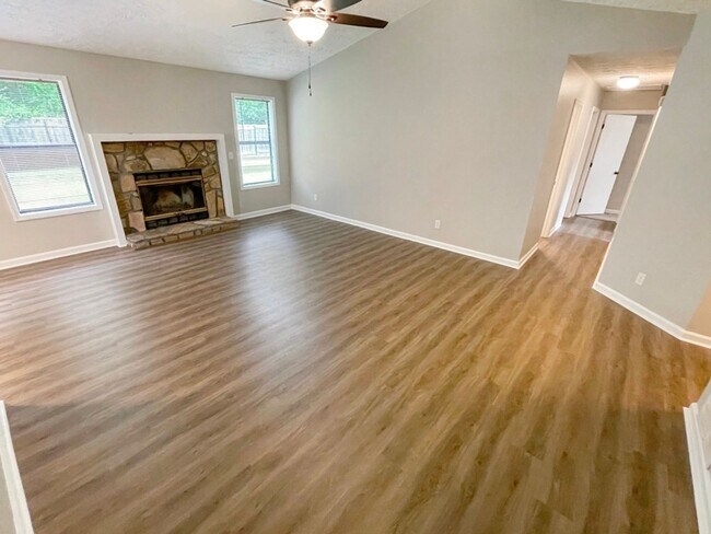 Foto del edificio - Powder Springs - 3BR - Fully Renovated