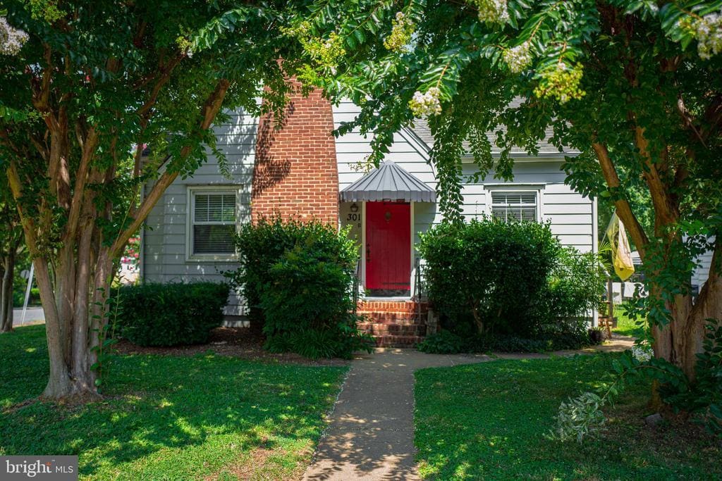 Primary Photo - 301 Adams St