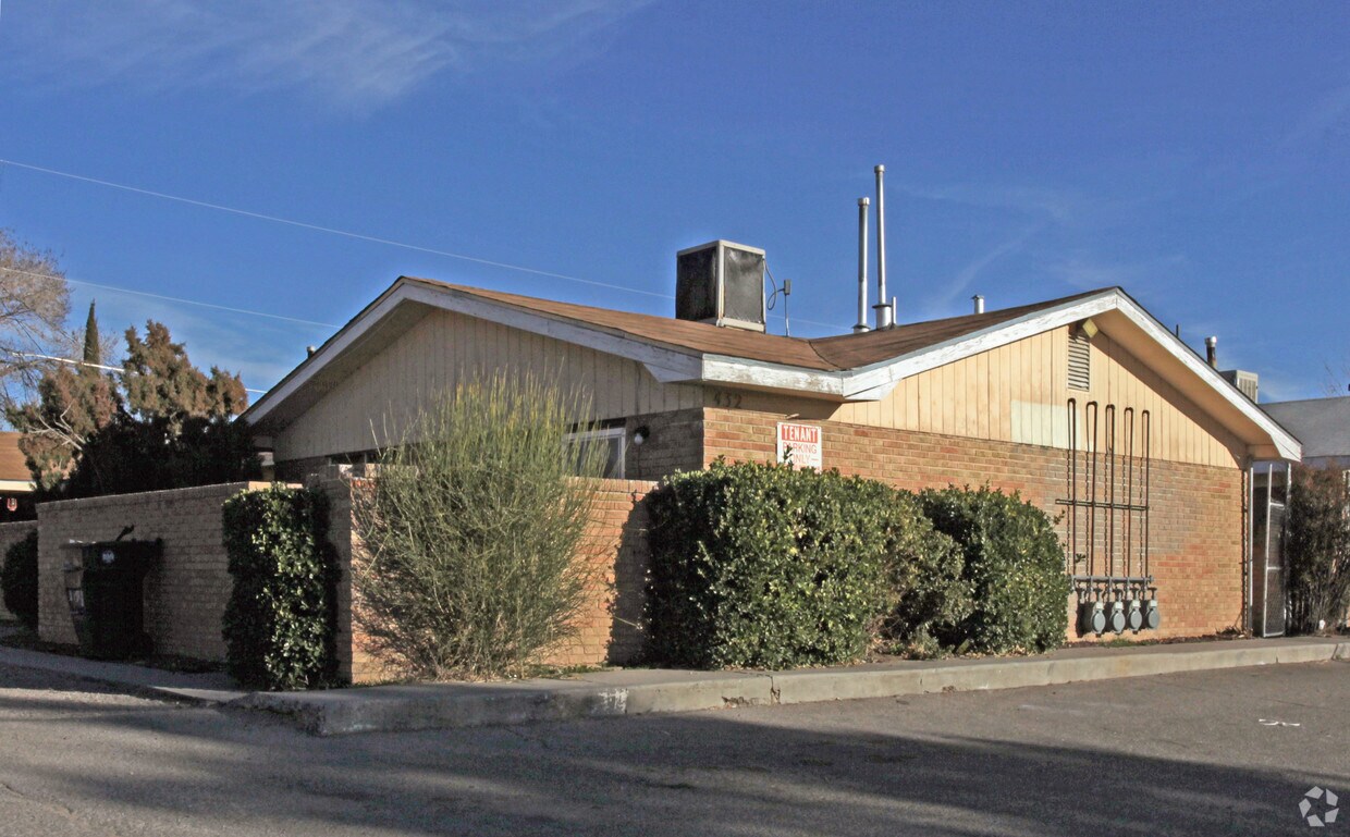 Primary Photo - 424-432 Charleston St SE