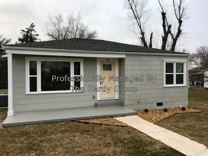 Primary Photo - 116 10th Ave NW