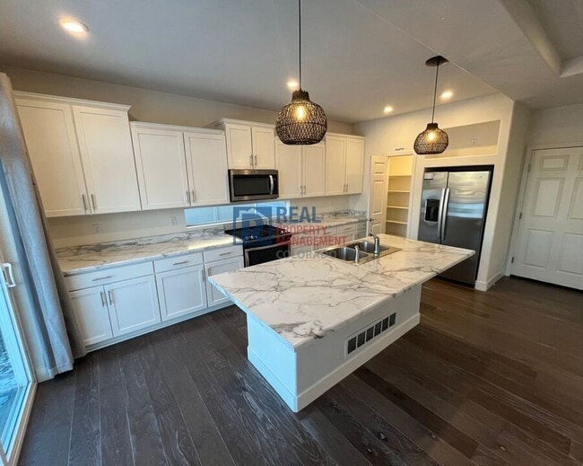 Foto del edificio - 4211 Riverwalk Cir