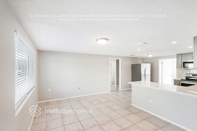 Building Photo - 10914 Inglewood Ave