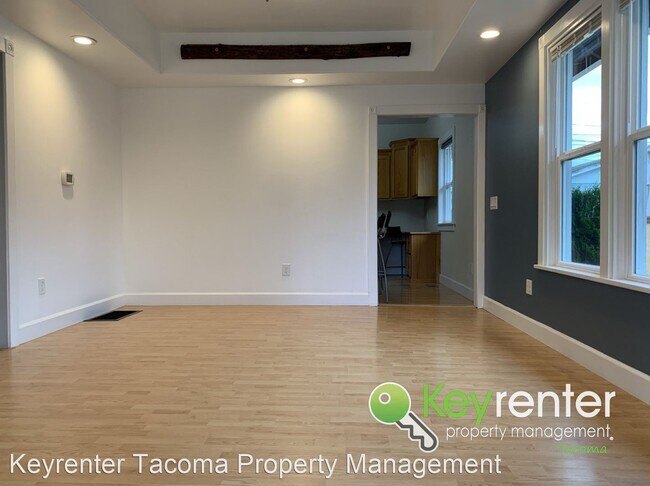 Building Photo - 2 br, 1 bath House - 3015 S Puget Sound Ave