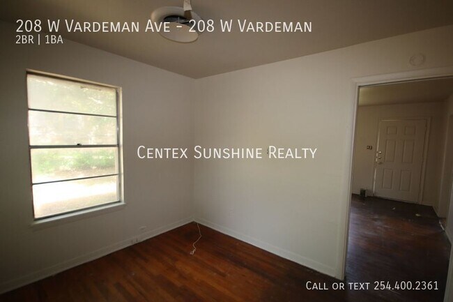 Foto del edificio - 208 W Vardeman Ave