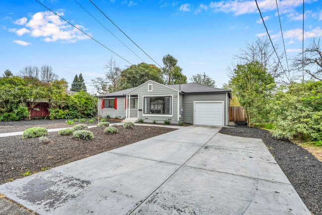 Building Photo - 3236 Sonoma Ave