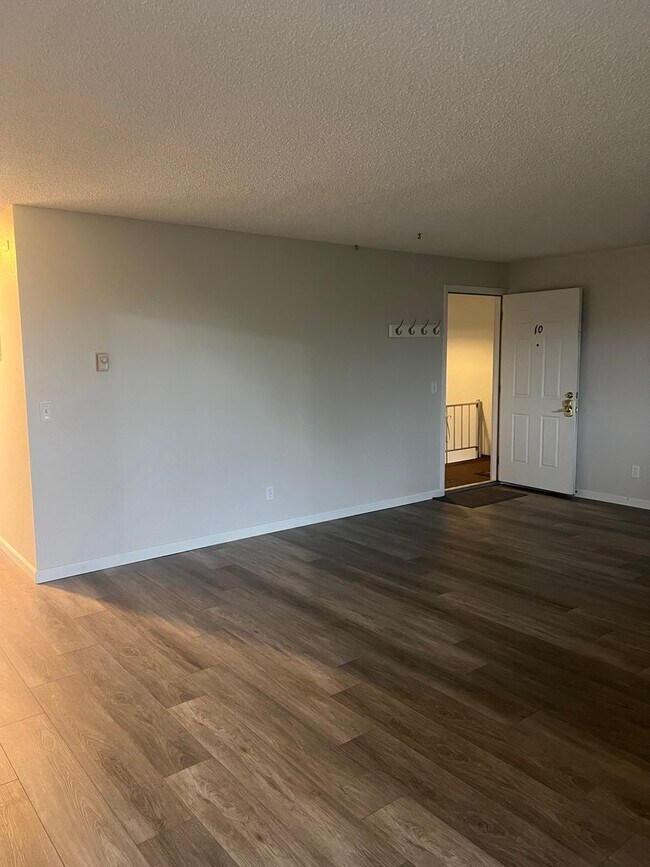 Foto del edificio - Beautiful 2 Bed 2 Bath Condo in Tacoma! 55...