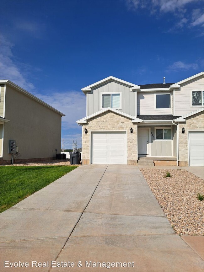 Foto del edificio - 3 br, 2 bath House - 947 N 165 W