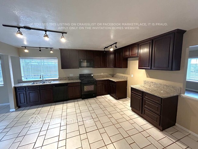 Building Photo - 4091 Crestview Dr