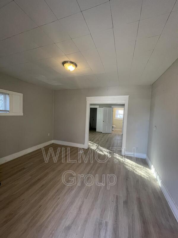 Building Photo - 918 N Elder Ave