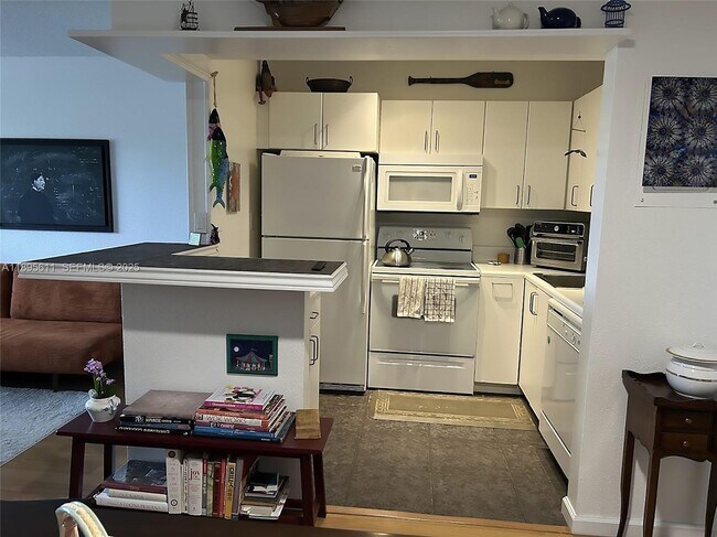 Foto del edificio - 1400 NE 54th St