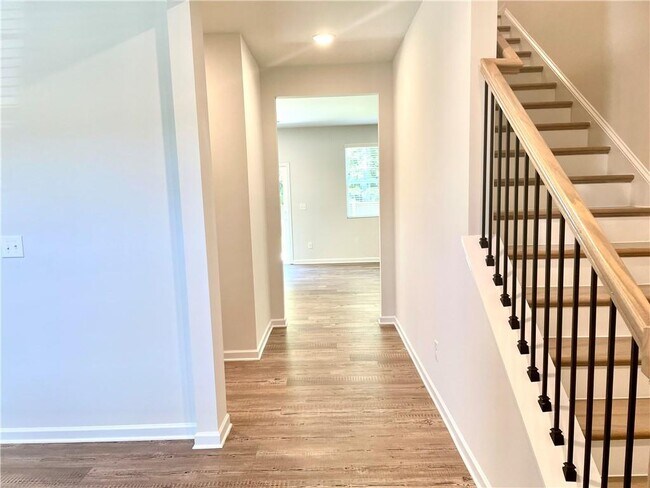 Foto del edificio - 667 Summerwood Ln