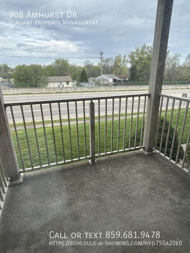 Building Photo - 908 Amhurst Dr