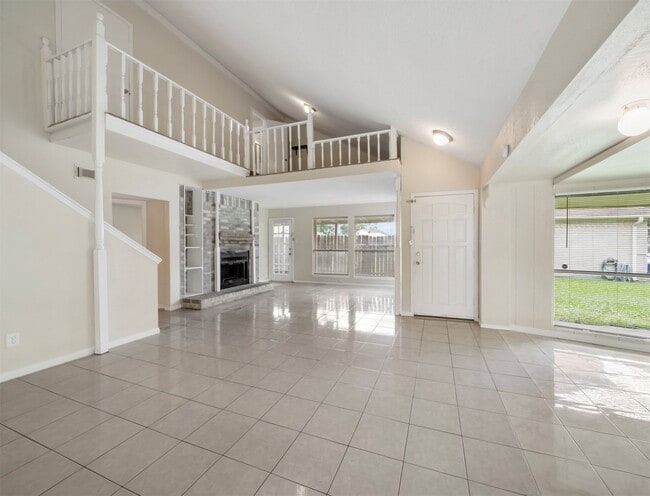 Foto del edificio - 10906 Canarywood Dr