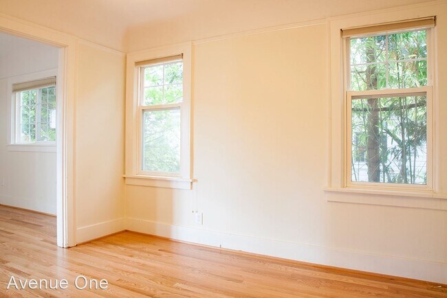 Building Photo - 3 br, 1.5 bath House - 5528 Woodlawn Ave N