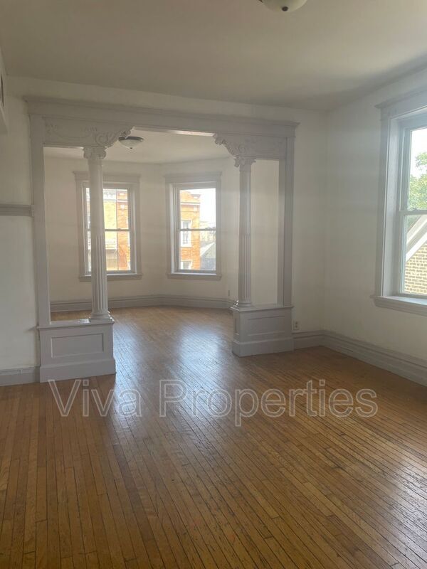 Primary Photo - 1109 N California Ave