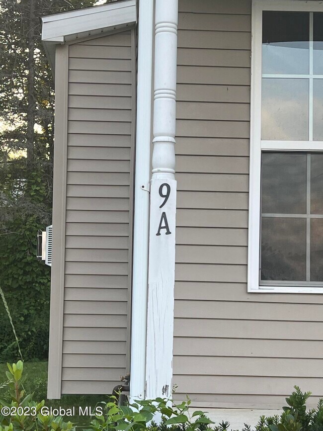 Building Photo - 9A Sprucewood Ct