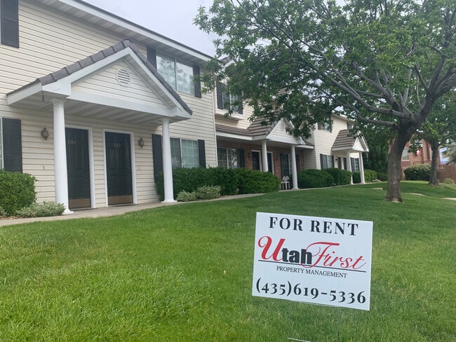 Building Photo - SMALL PETS FRIENDLY!! Beautiful Lexington ...