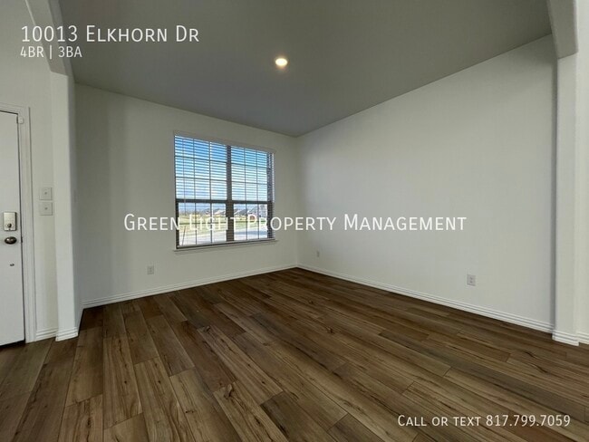 Building Photo - 10013 Elkhorn Dr