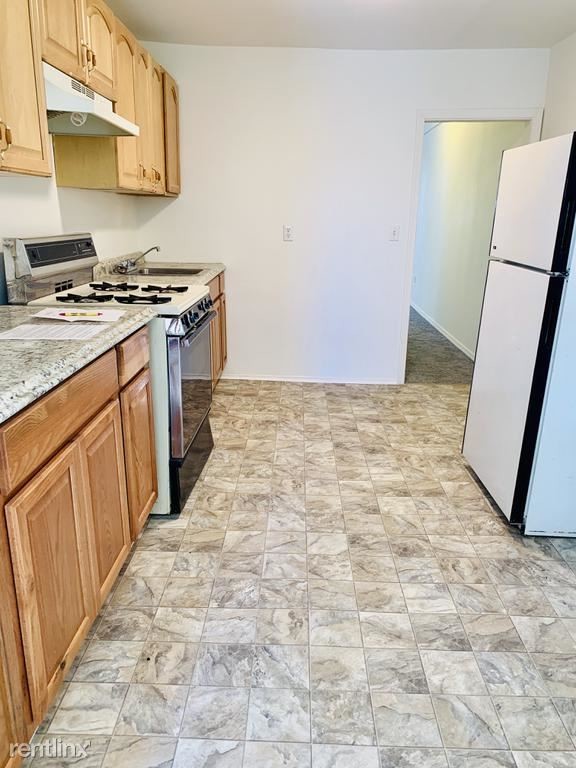 Building Photo - 1 br, 1 bath Apartment - 835 W 36th St