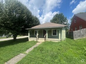 Building Photo - 134 S Maple St