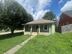 Building Photo - 134 S Maple St