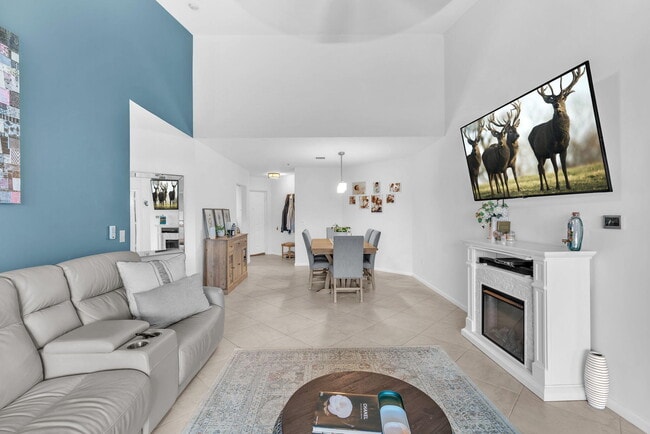 Building Photo - 5157 Floria Way