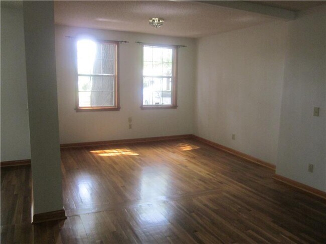 Foto del edificio - 1112 Dean Forest Rd