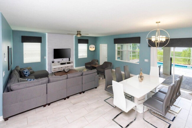 Building Photo - 8912 Stinger Dr