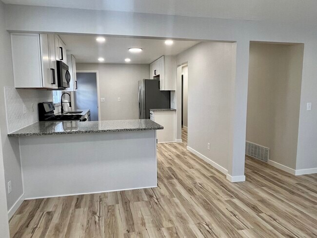 Building Photo - 277 Wolcott Ave