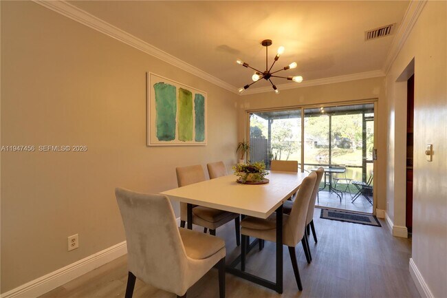 Foto del edificio - 2149 Discovery Cir W