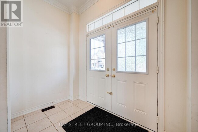 Building Photo - 81 Estrella Cres