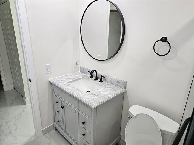 Foto del edificio - 3800 NW 110th Ave