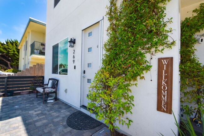 Foto del edificio - Beautifully updated long term unfurnished rental in the heart of Imperial Beach!