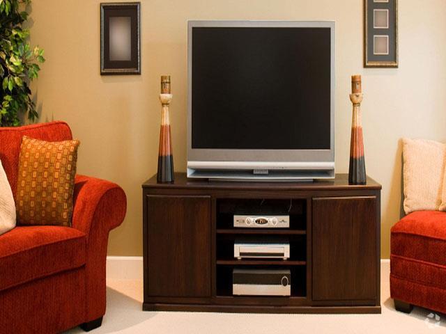Living Room - Hunter's Chase Senior Apartments
