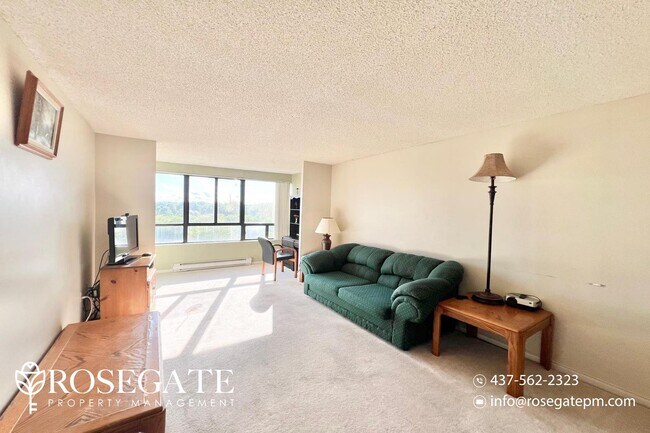 Building Photo - Spacious 2 Bed 1 Bath Apartment in Prime N...