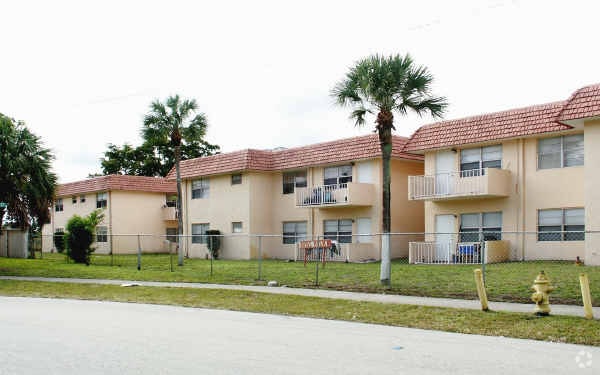 Foto del edificio - Royal Palm Apartments