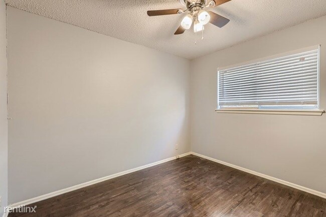 Building Photo - 4 br, 2 bath House - 5623 Lon Chaney Drive