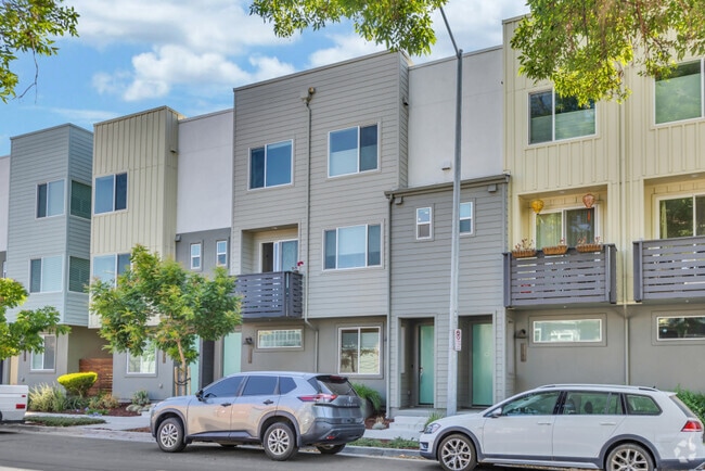 Building Photo - 2370 Filbert St