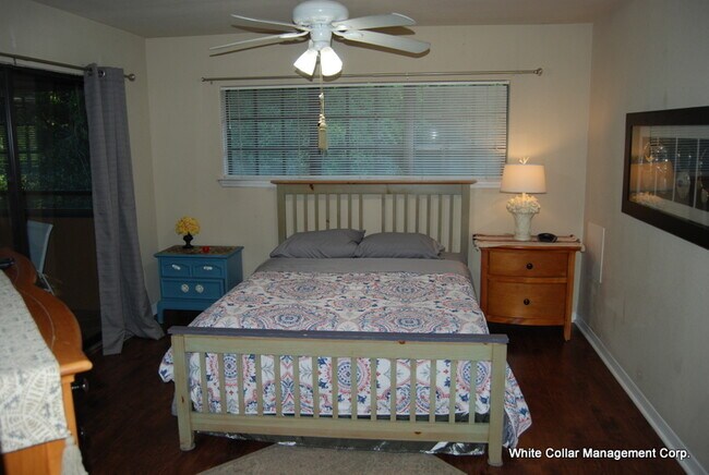 Spacious Bedroom #1 - 10150 Belle Rive Blvd